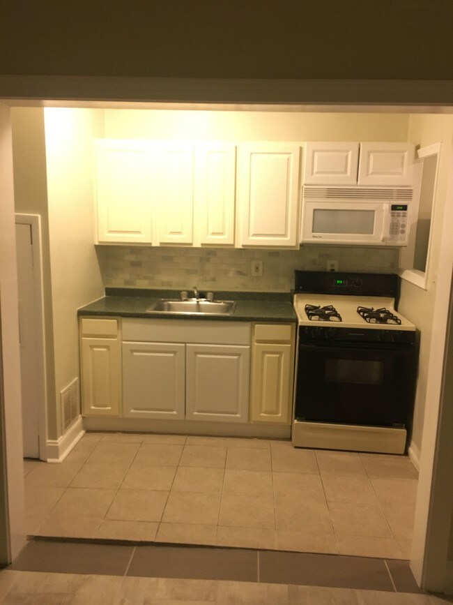 Cocina - 1235 Holbrook Ter NE Unidad #2 1235 Holbrook Terr ne