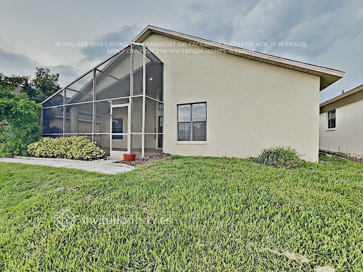 Photo - 242 Lakebreeze Cir