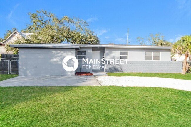 Photo - 3 Bedroom Pet-Friendly Home in Vero Beach, FL with Main Street Renewal