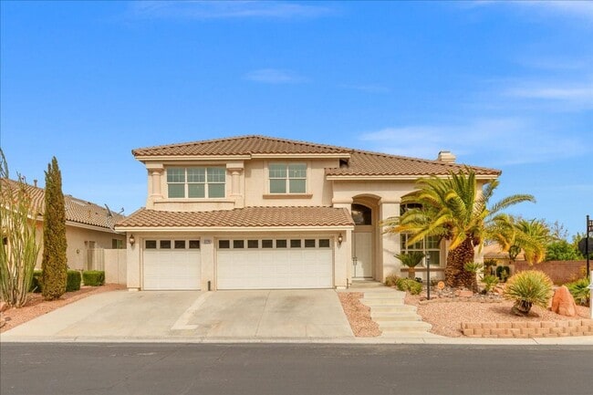 Expansive 4 Bedroom Home with a Pool and L... - Expansive 4 Bedroom Home with a Pool and L...