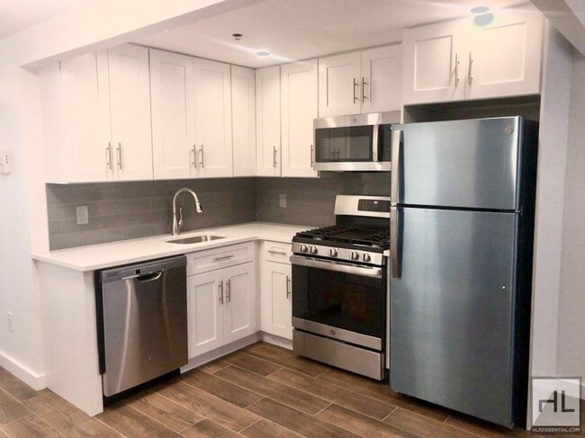 Photo - Bedford-Stuyvesant / 2-Bed 1-Bath / Private Outdoor Space Unidad 1A