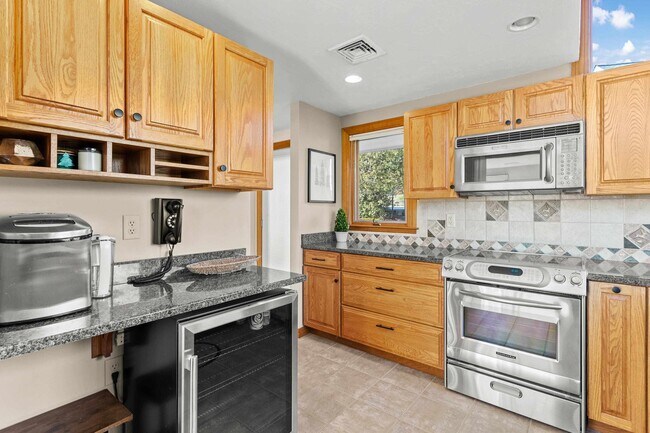 Photo - 281 Davidson Dr