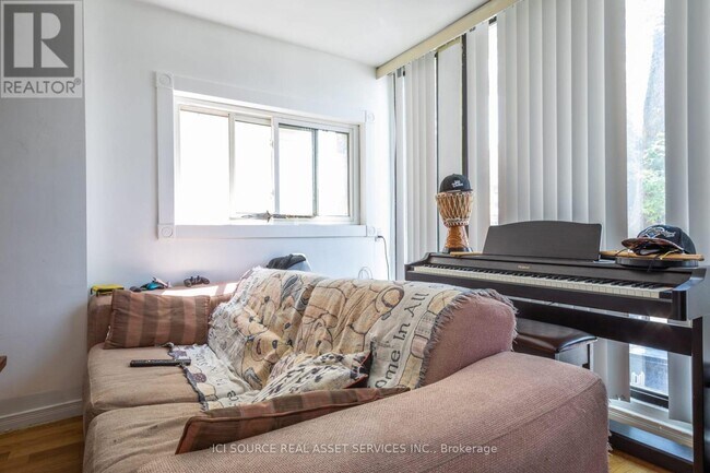 Photo - 693 Euclid Ave