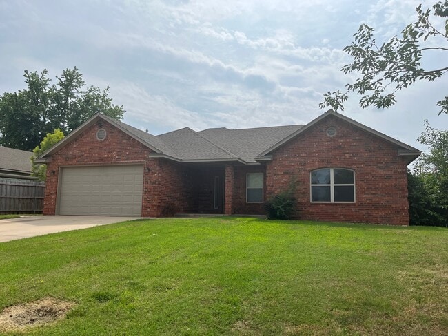 Building Photo - 813 N Harrison Ave