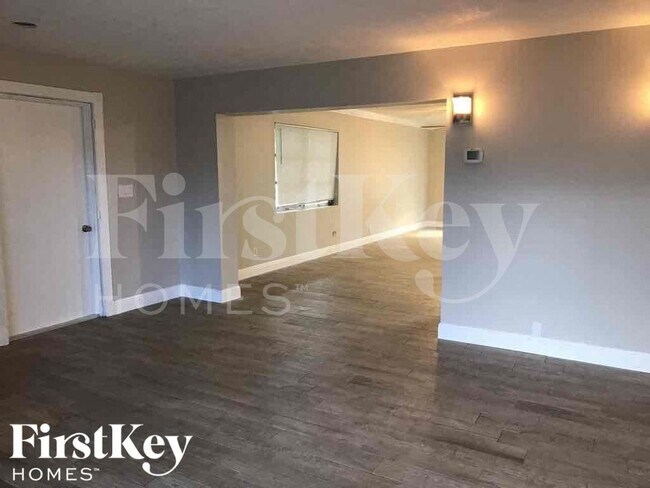 Photo - 4882 Pine Cone Ln