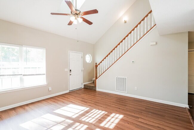 Photo - 404 Barking Dr