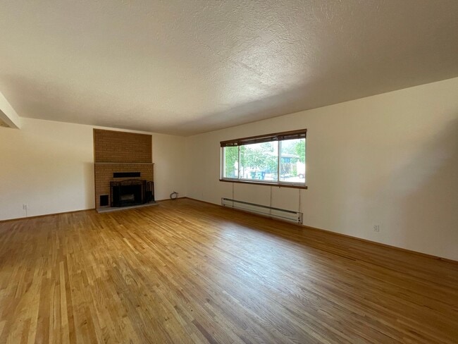 Building Photo - 512 Camino Solano Rental