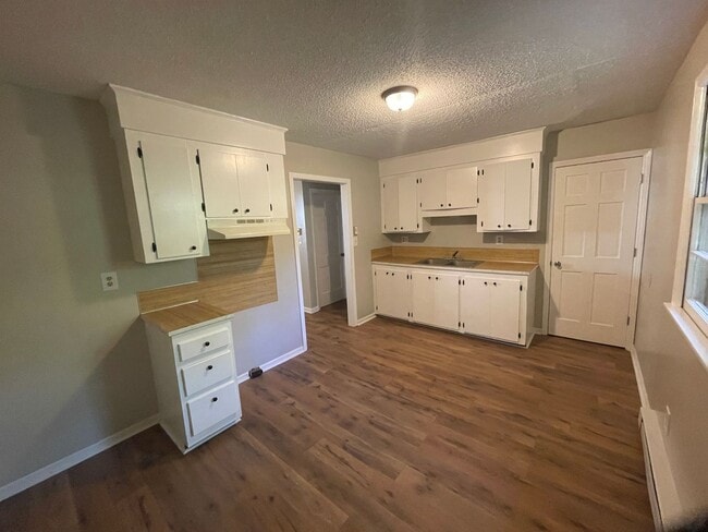 Photo - Renovated 3 bedroom 1 bathroom house