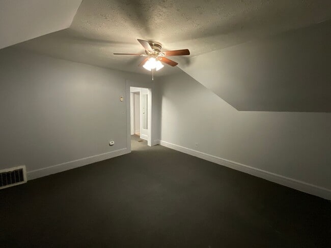 Photo - 211 5th St Unidad 211 5th Street Up