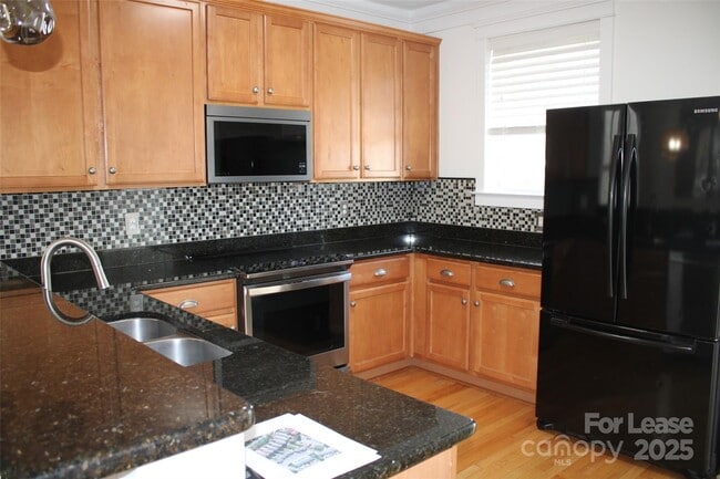 Photo - 541 Jetton St