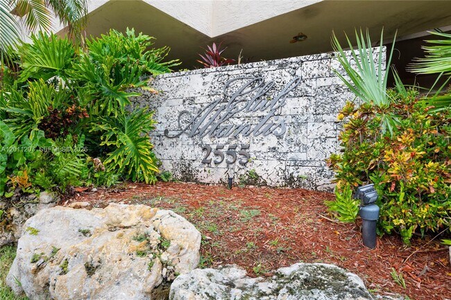 Photo - 2555 Collins Ave Unit 2014