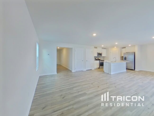 Photo - 4030 Rustling Grass Trl