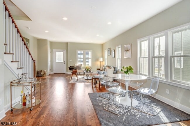 Photo - 92 Grove St Unit B