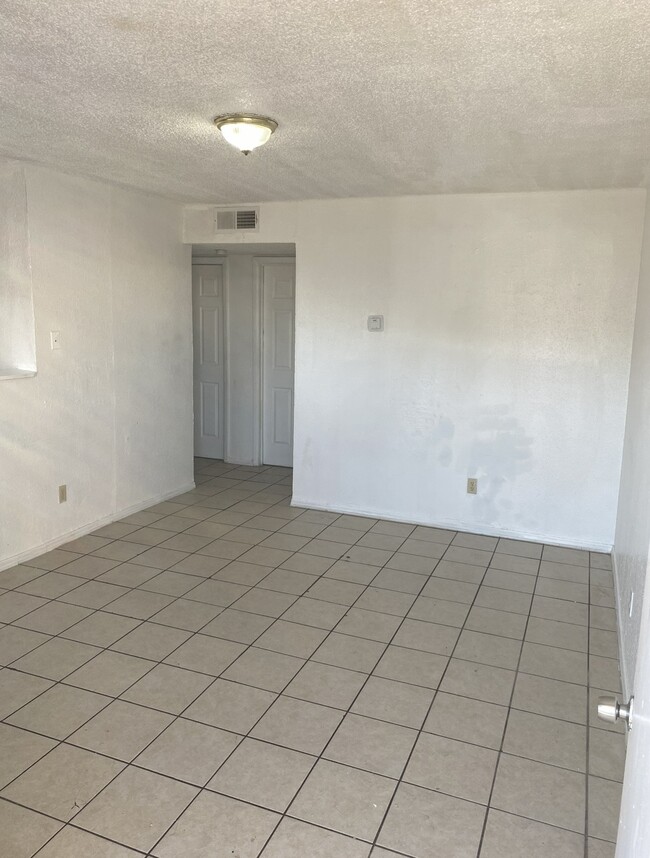 Photo - 106 Ave H Unit #10