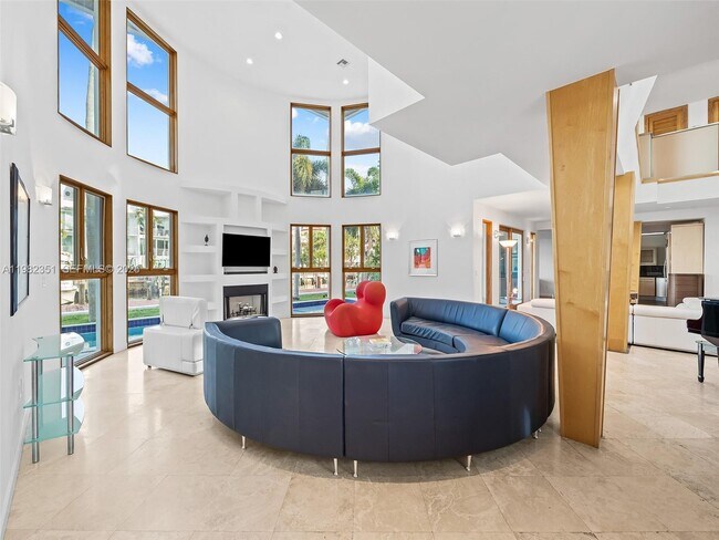 Photo - 450 Victoria Terrace