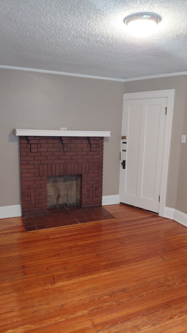 128 Louis Ave