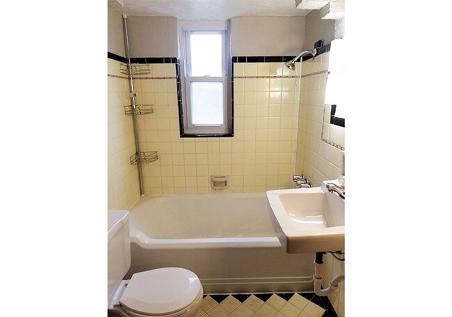 Photo - 960 Ludlow Ave Unidad 960-04