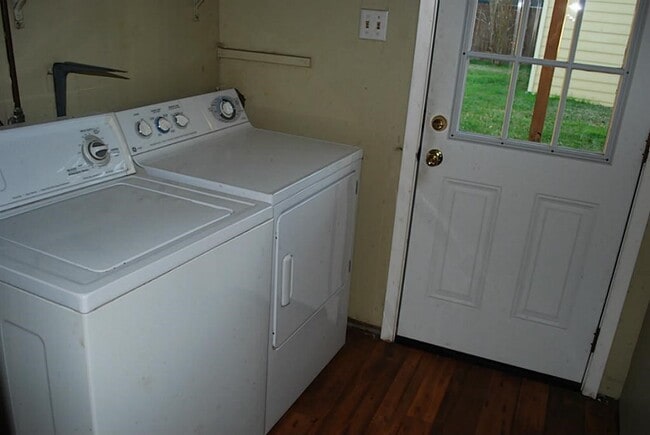 Building Photo - 6611 Housman