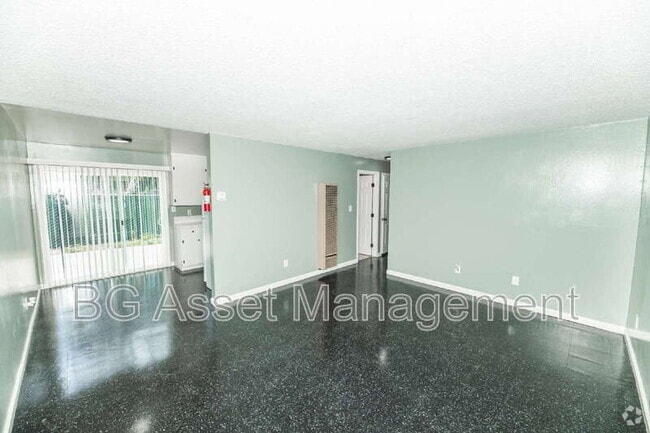 Building Photo - 1610 Sanford Ave Unit 2 Rental