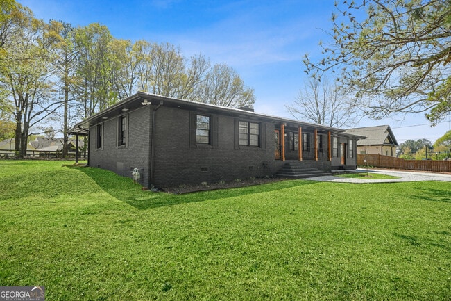 Photo - 626 Grayson Pkwy