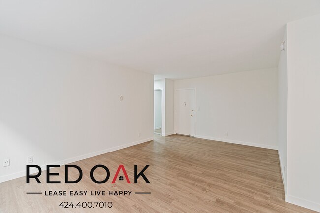 Photo - Outstanding One Bedroom with Beautiful Flo... Unidad 302