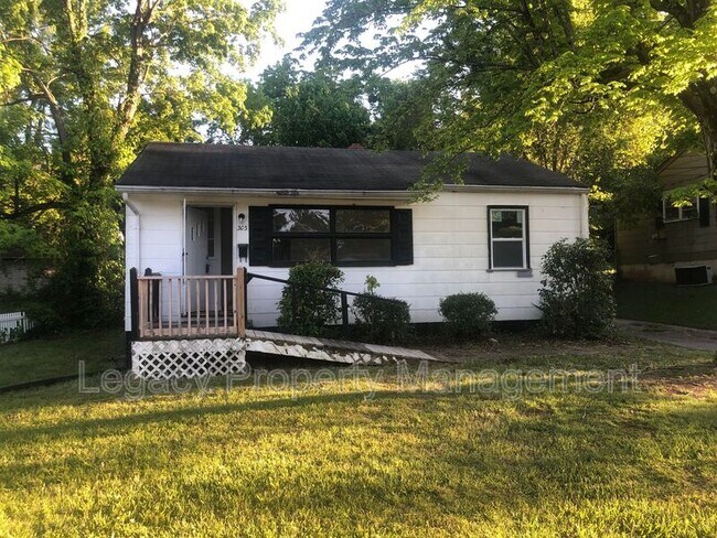 Photo - 303 W Terrell St House
