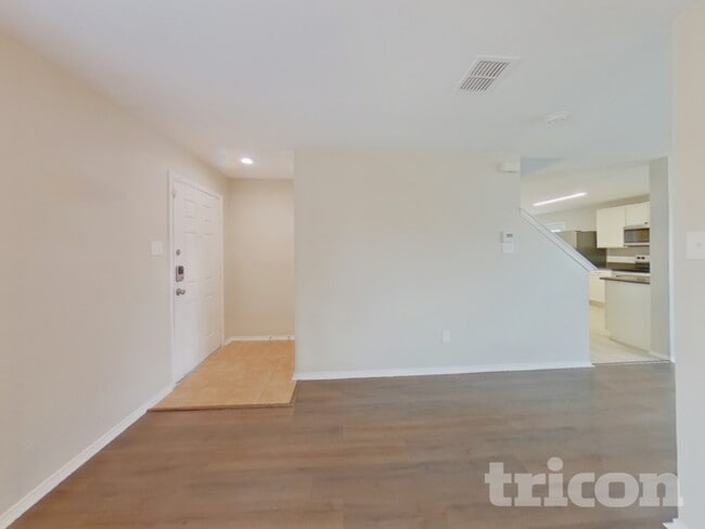 Photo - 1221 Dianthus Dr