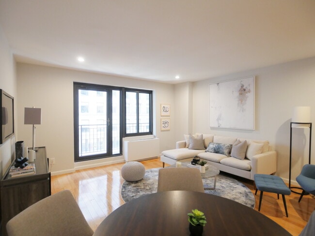 The 5th Avenue - The 5th Avenue Apartments