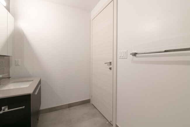 Photo - 30 Saint-Joseph Est Unit 1104
