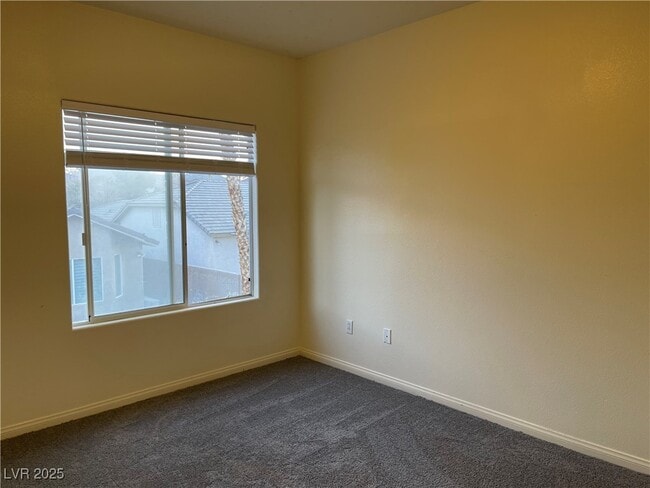 Photo - 191 Tayman Park Ave