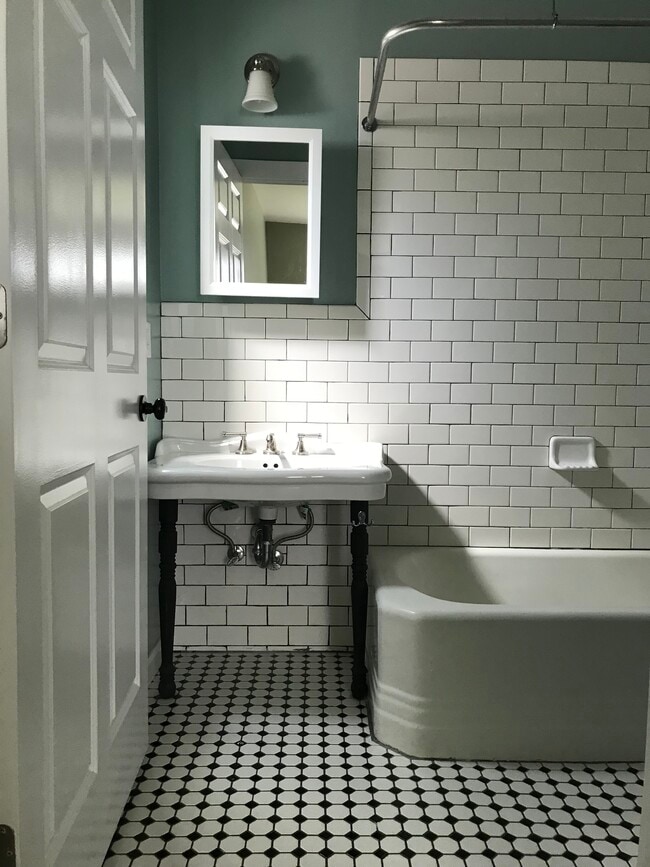 Photo - 801 S 4th St Unit 2