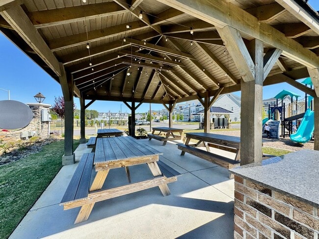 Photo - First Time Rental - Ready July 30th! 4 Bedrooms PLUS Loft! Great Views! Dog Park - Stocked Fishin...