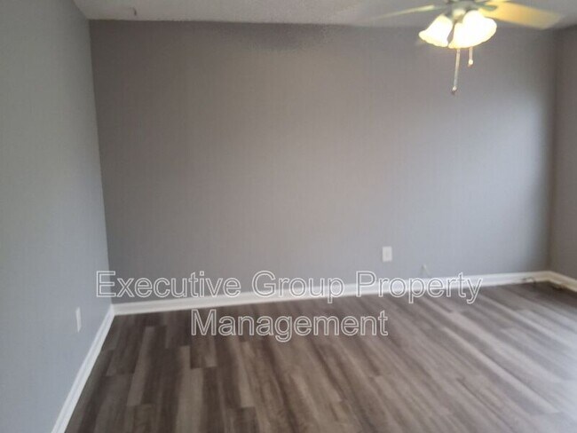 Photo - 801 Monin Rd