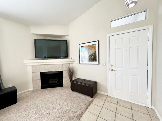 Photo - 700 Carnegie St