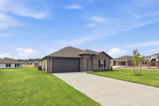 Photo - 2009 E San Antonio St