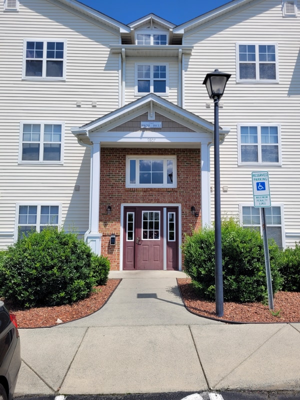 Building Photo - 9809 Hyde Glen Ct