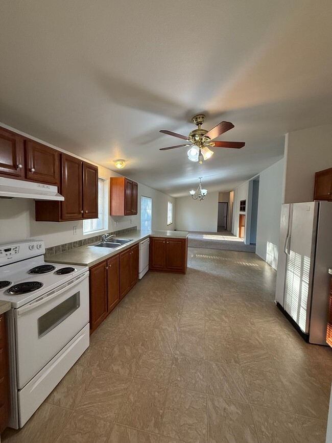 Photo - SPIRIT LAKE HOME (P#440)