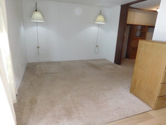 345 NE Kamiaken St