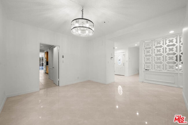 Photo - 8704 Gregory Wy Unit 1