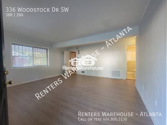 Photo - 336 Woodstock Dr SW