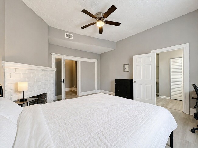 Photo - 1259 Hart St