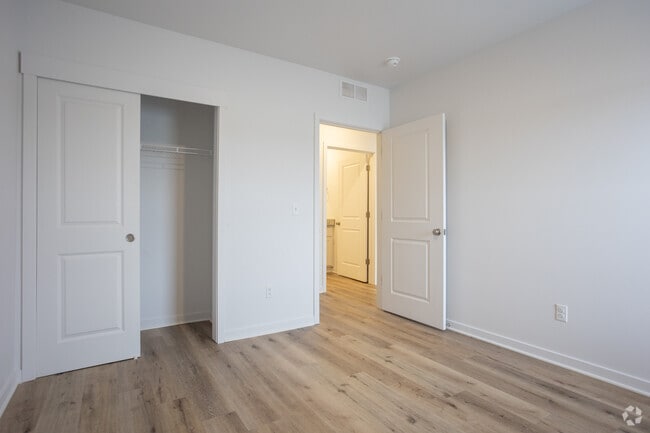 1 BR, 1 BA - 634 SF