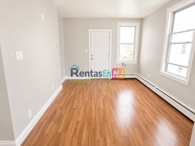 Building Photo - 607 N 7th St Unit 3B