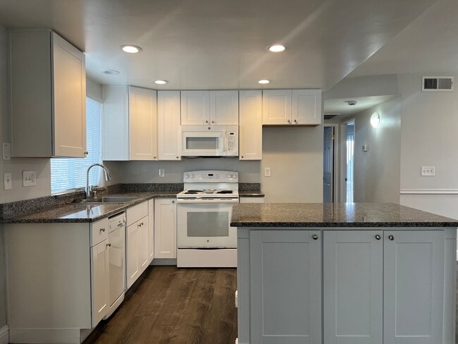 Photo - NICE 2 BEDROOM DUPLEX W/ 2 CAR GARAGE!