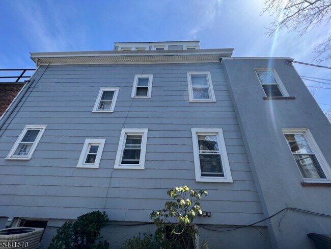 Photo - 206 Bellevue Ave Unit 3