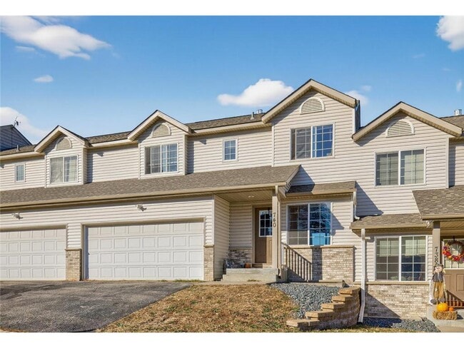 Building Photo - 740 Baylee Pl SW