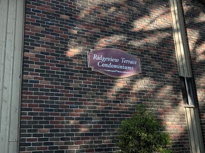 Building Photo - 244 Oakville Ave Unit H