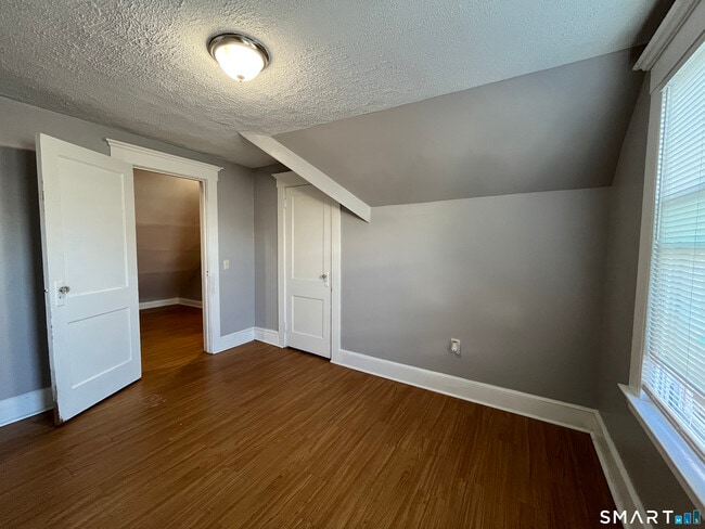 Photo - 105 1st St