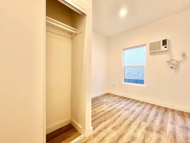 Photo - 1411 S Burlington Ave Unit 30