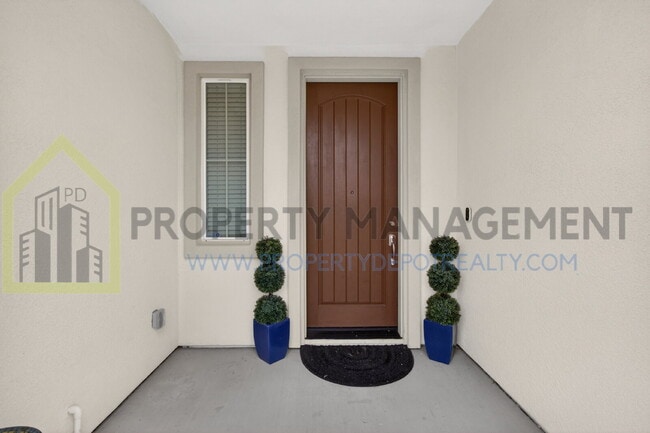 Photo - Spacious Elegance Awaits: 4-Bedroom Home with Hardwood Floors in Elk Grove!